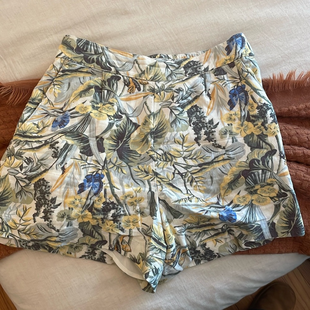 ABERCROMBIE & FITCH TROPICAL PRINT LINEN SHORTS
